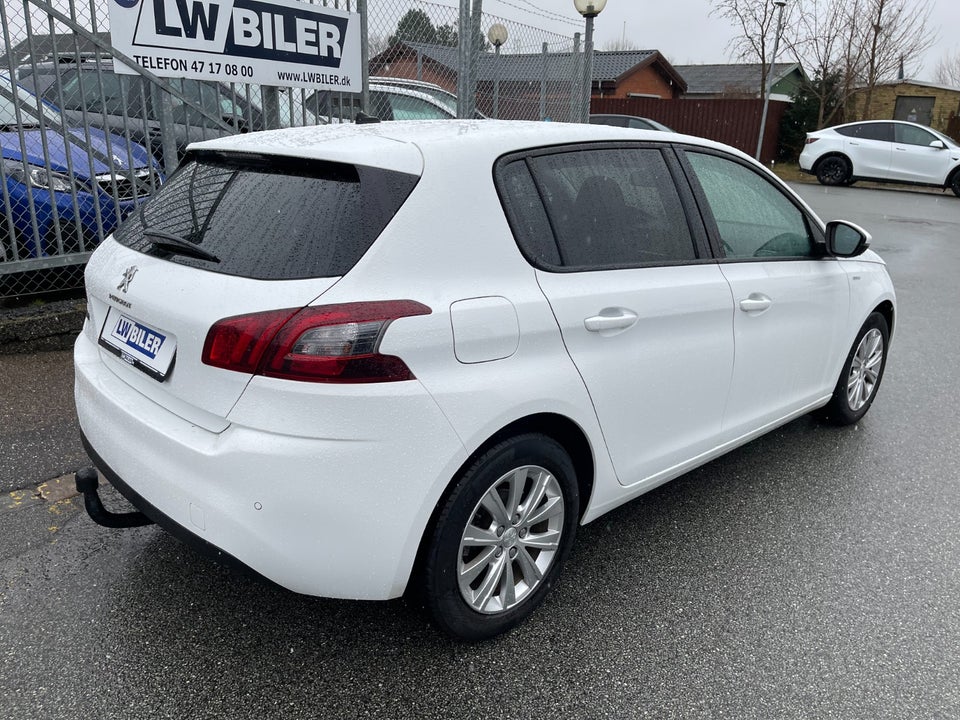 Peugeot 308 1,5 BlueHDi 130 Style 5d