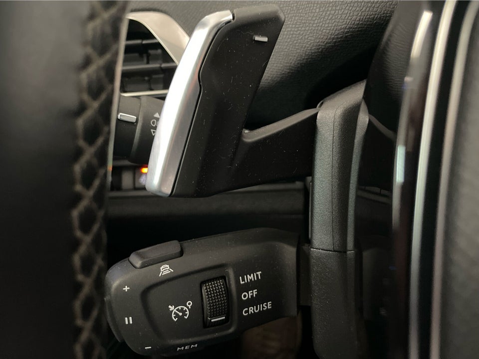 Peugeot 3008 1,6 Hybrid Allure Pack EAT8 5d