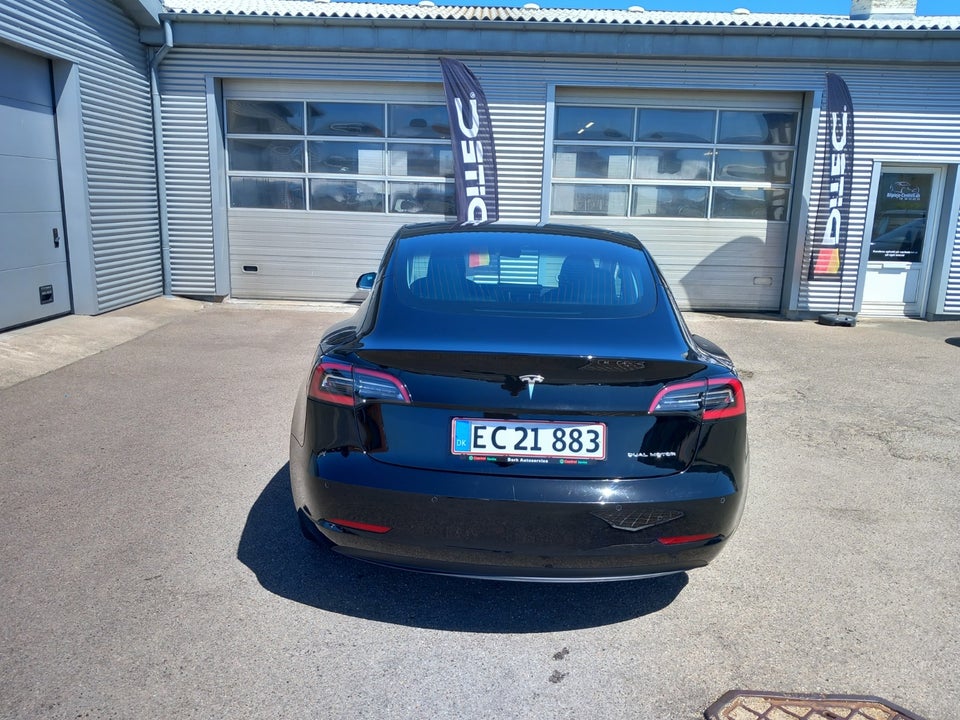 Tesla Model 3 Long Range AWD 4d