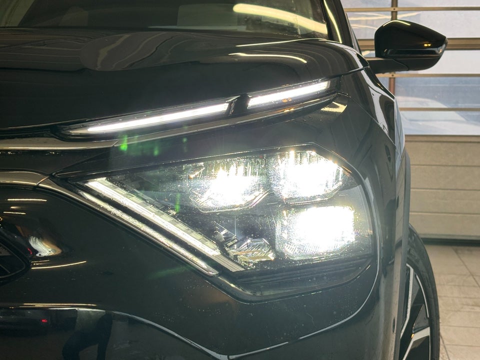 Citroën ë-C4 X 50 Shine 4d