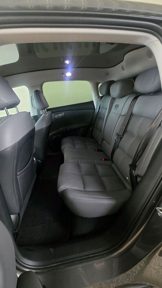 MG IM6 100 Performance AWD 5d