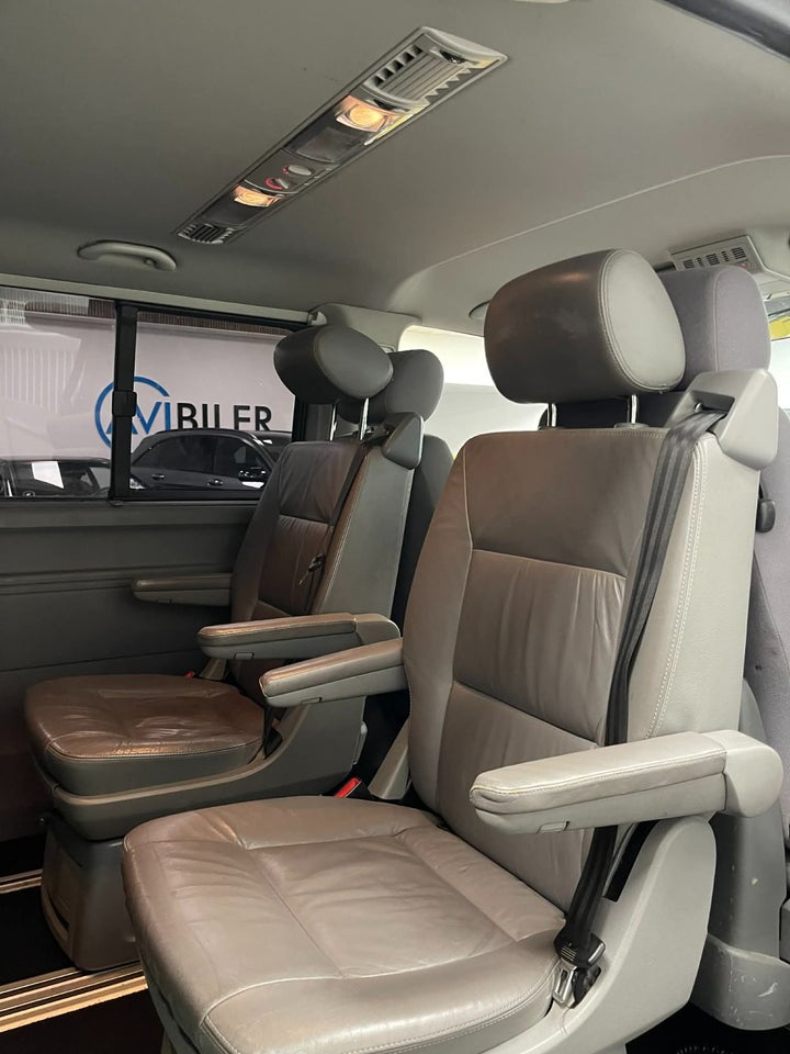 VW Caravelle 2,5 TDi 130 Comfortline aut. lang 4d