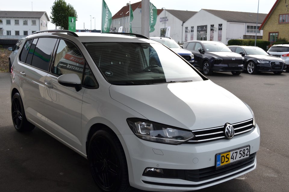 VW Touran 1,6 TDi 115 Highline DSG Van 5d