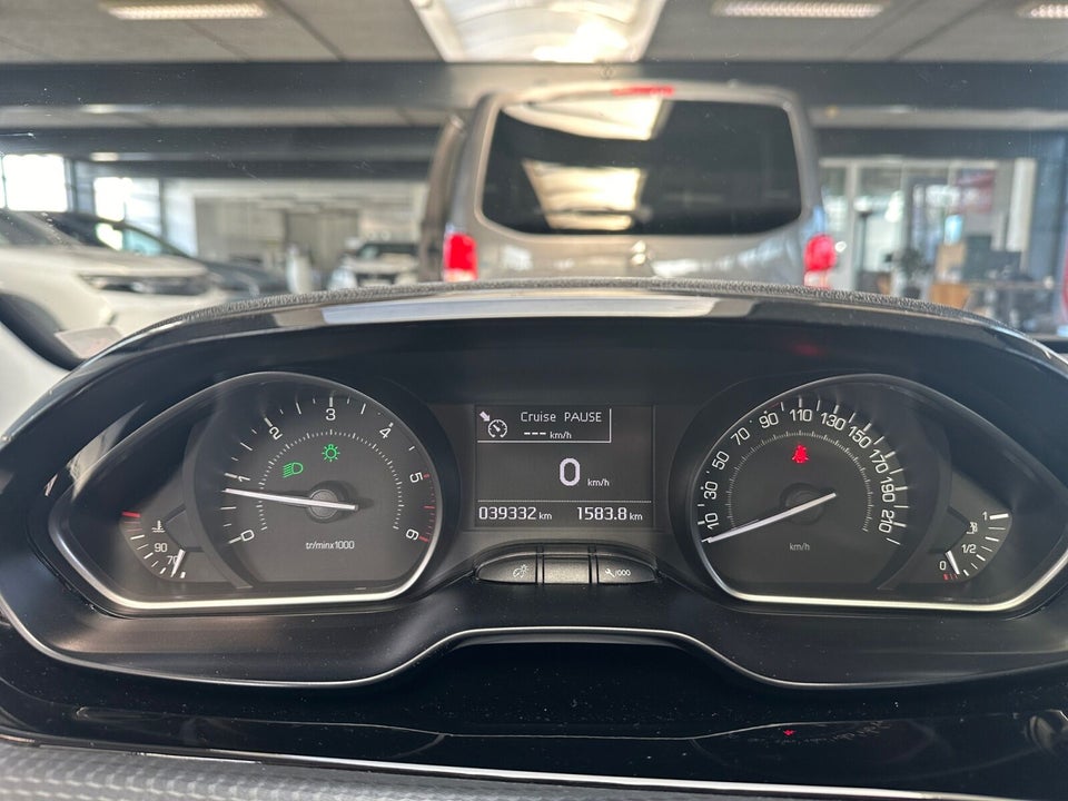 Peugeot 208 1,5 BlueHDi 100 Privé 5d