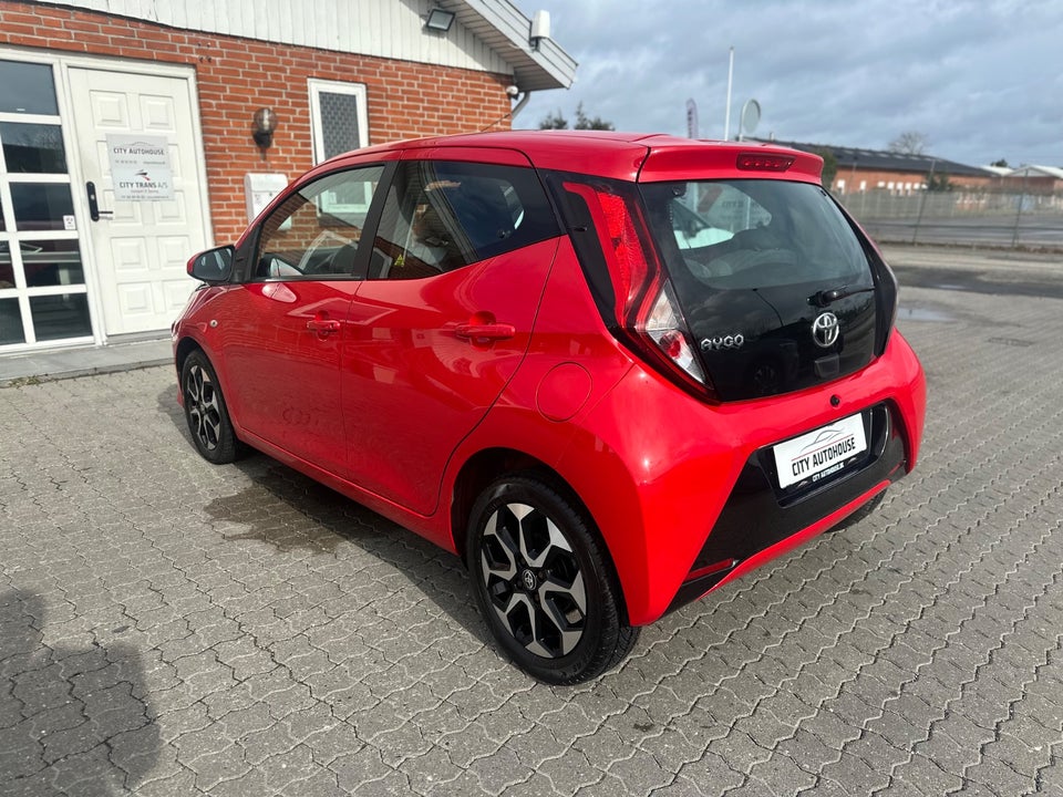 Toyota Aygo 1,0 VVT-i x-plore 5d