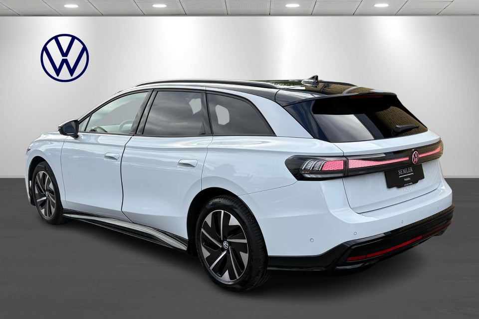 VW ID.7 77 Style+ Tourer 5d