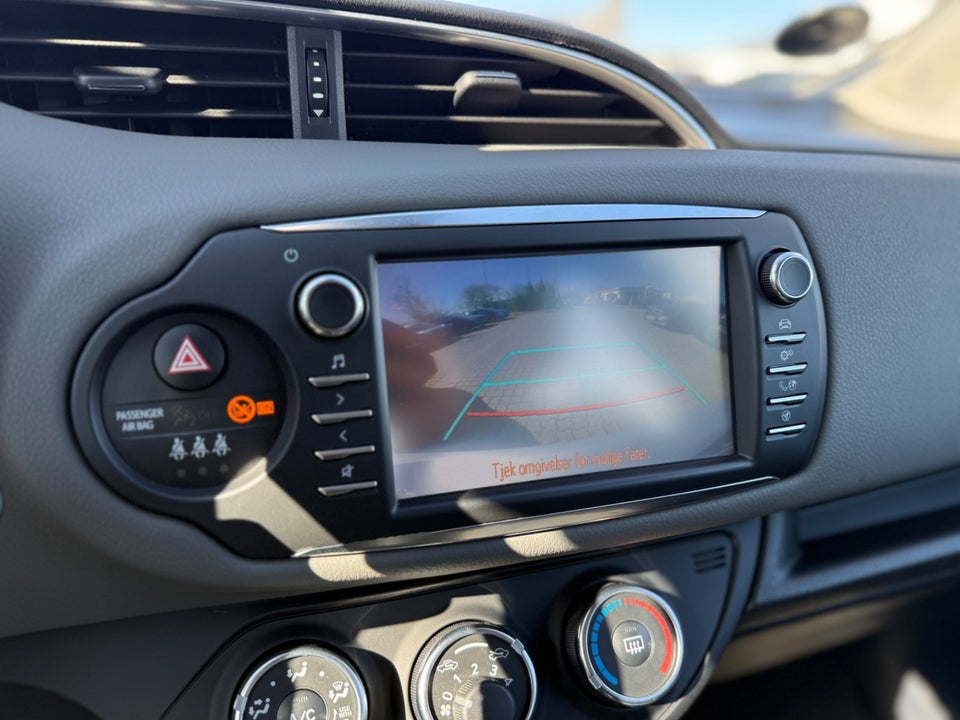 Toyota Yaris 1,0 VVT-i T2 5d