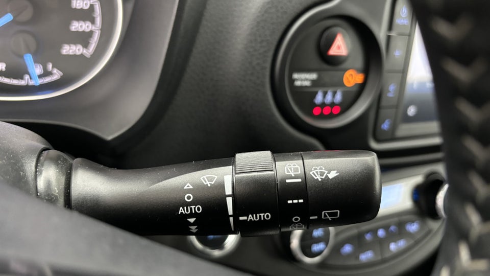 Toyota Yaris 1,5 VVT-iE T2 Limited 5d