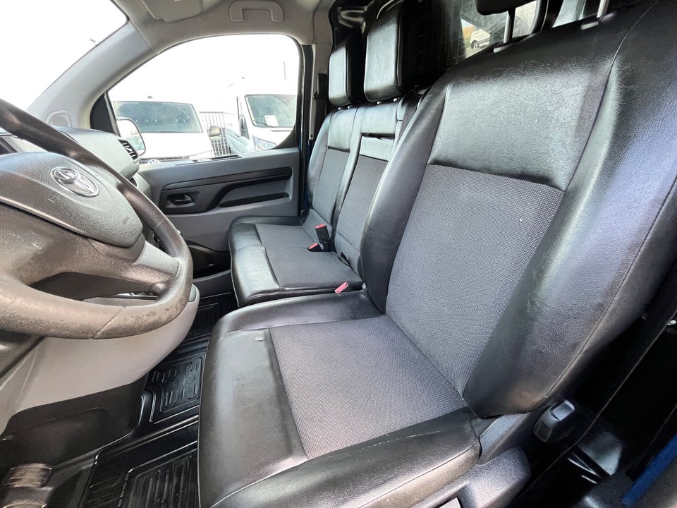 Toyota ProAce 2,0 D 120 Long Comfort 4d