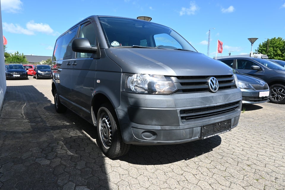 VW Caravelle 2,0 TSi 150 Trendline kort 4d