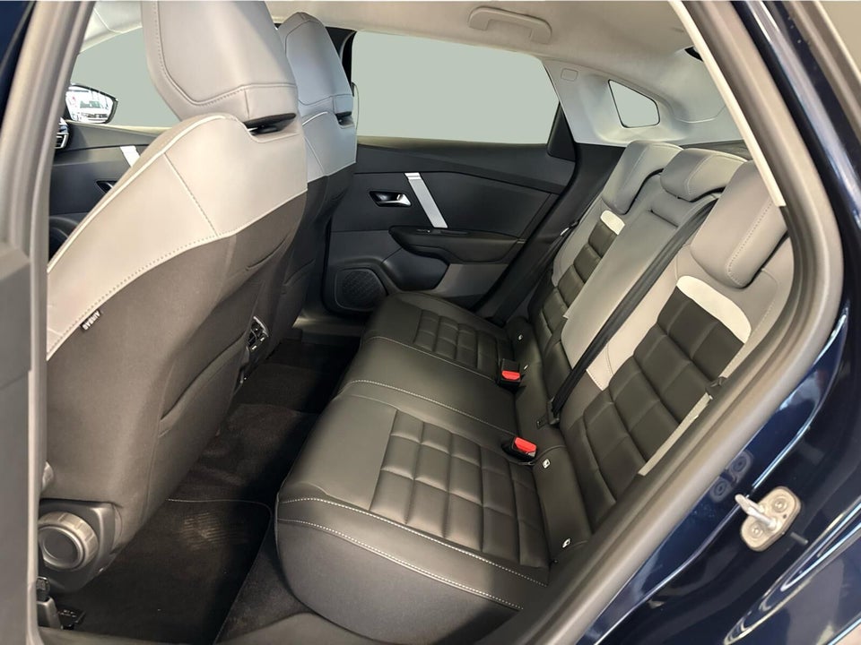 Citroën ë-C4 X 54 Shine 4d