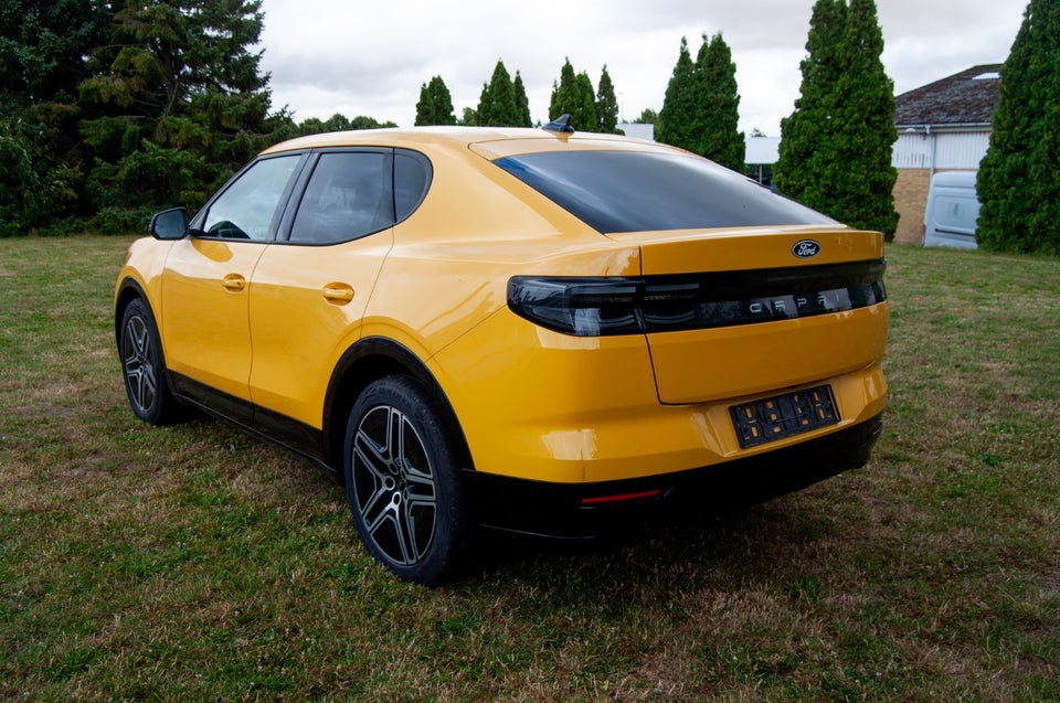 Ford Capri 77 Premium Extended Range 5d