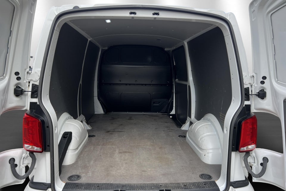 VW Transporter 2,0 TDi 150 Kassevogn DSG lang