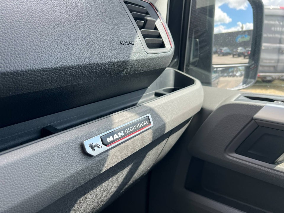 MAN TGE 2,0 3.180 Kassevogn L3H3 aut. FWD