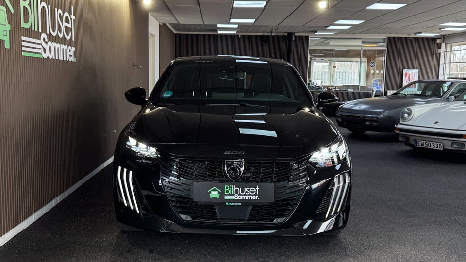 Peugeot e-208 54 GT 5d