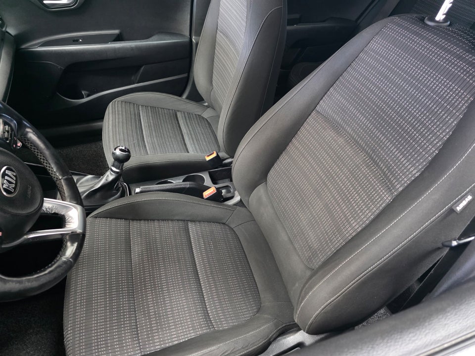 Kia Stonic 1,2 Attraction 5d