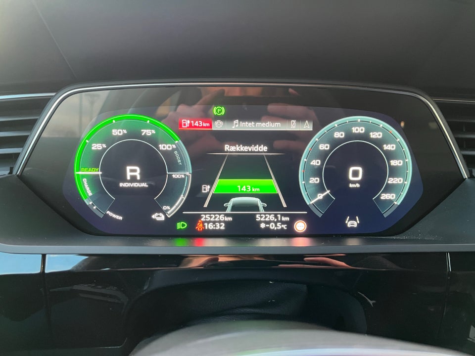 Audi Q8 e-tron 55 S-line quattro 5d