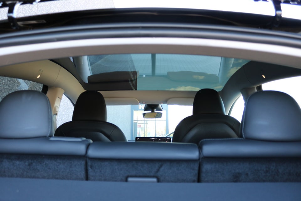 Tesla Model Y RWD 5d