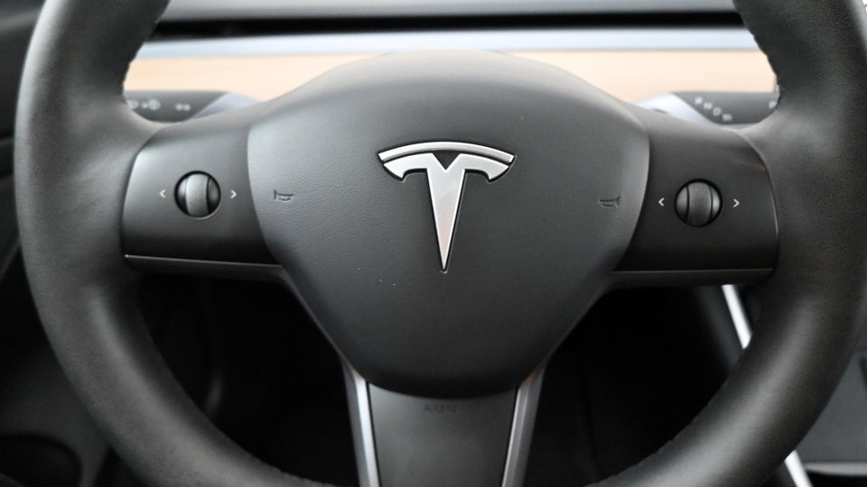 Tesla Model 3 Standard Range+ RWD 4d