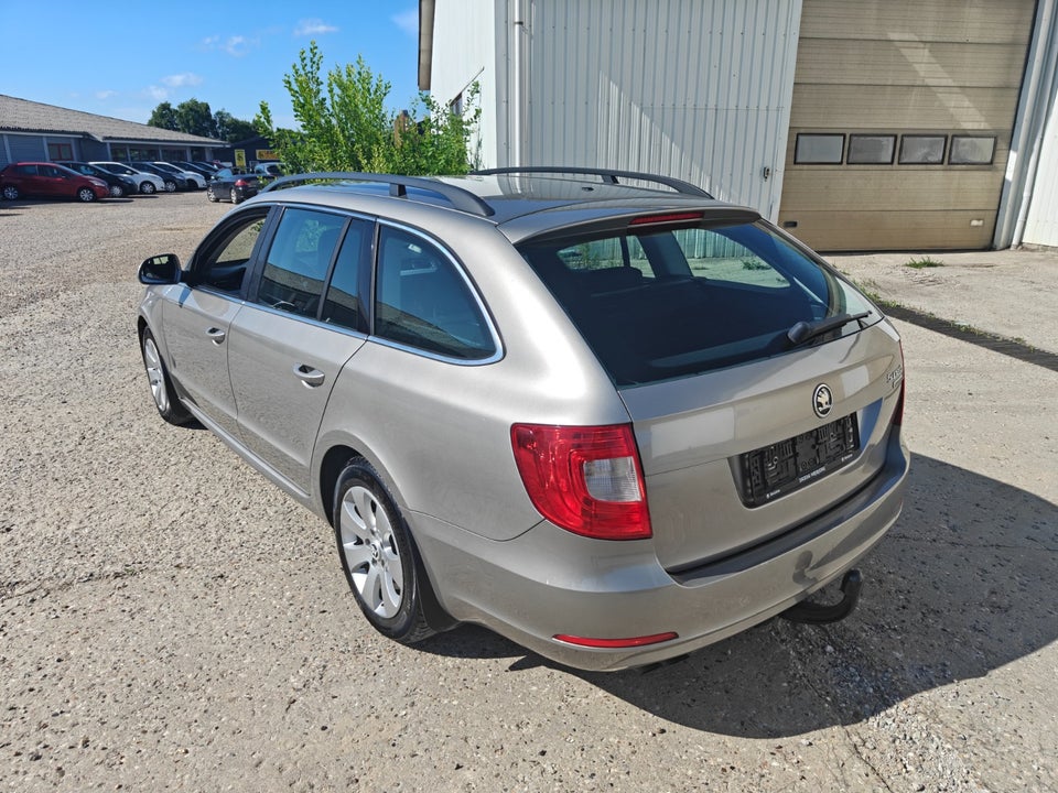 Skoda Superb 1,6 TDi 105 Ambition Combi GreenLine 5d