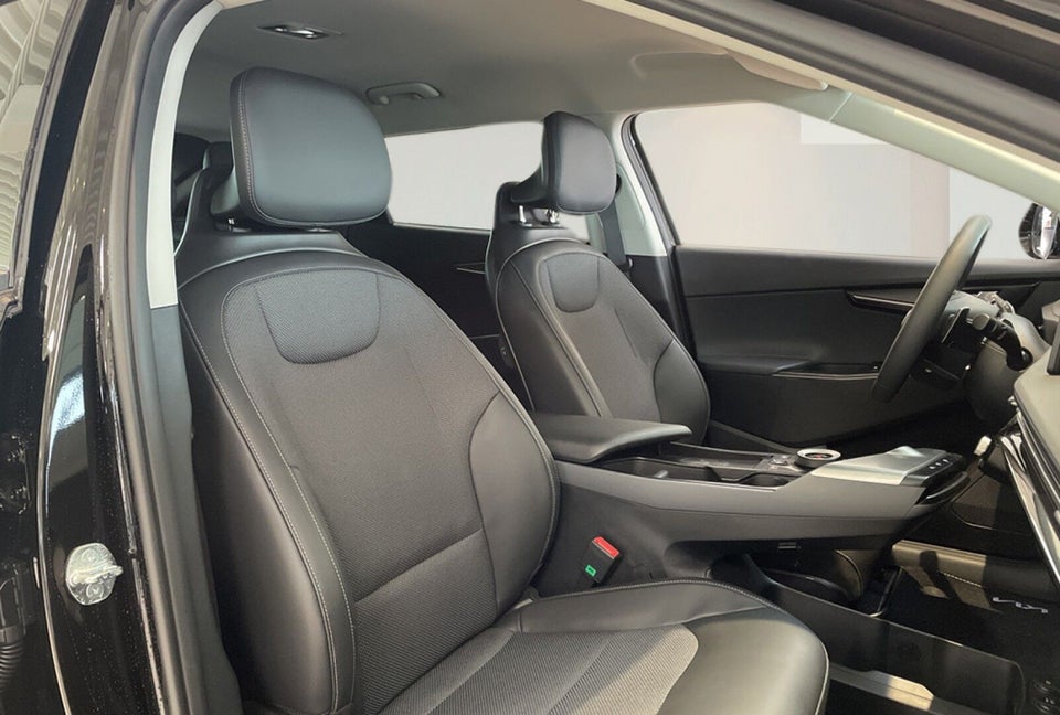 Kia EV6 84 Long Range Access 5d