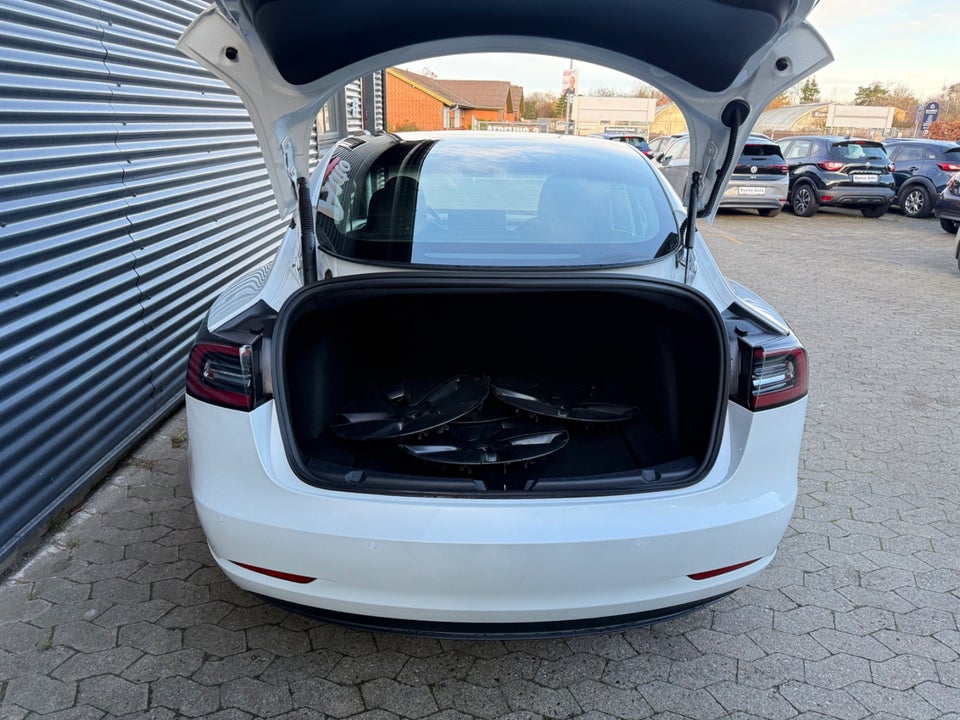 Tesla Model 3 Long Range AWD 4d