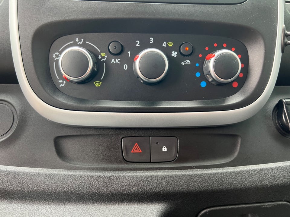 Renault Trafic T29 2,0 dCi 145 L2H1 EDC