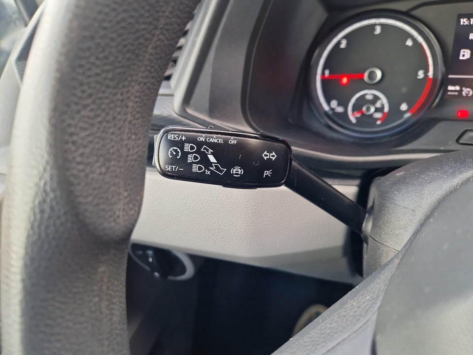 VW Transporter 2,0 TDi 110 Kassevogn lang