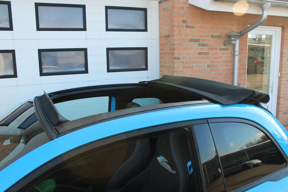 Abarth 500e Scorpionissima Cabrio 2d