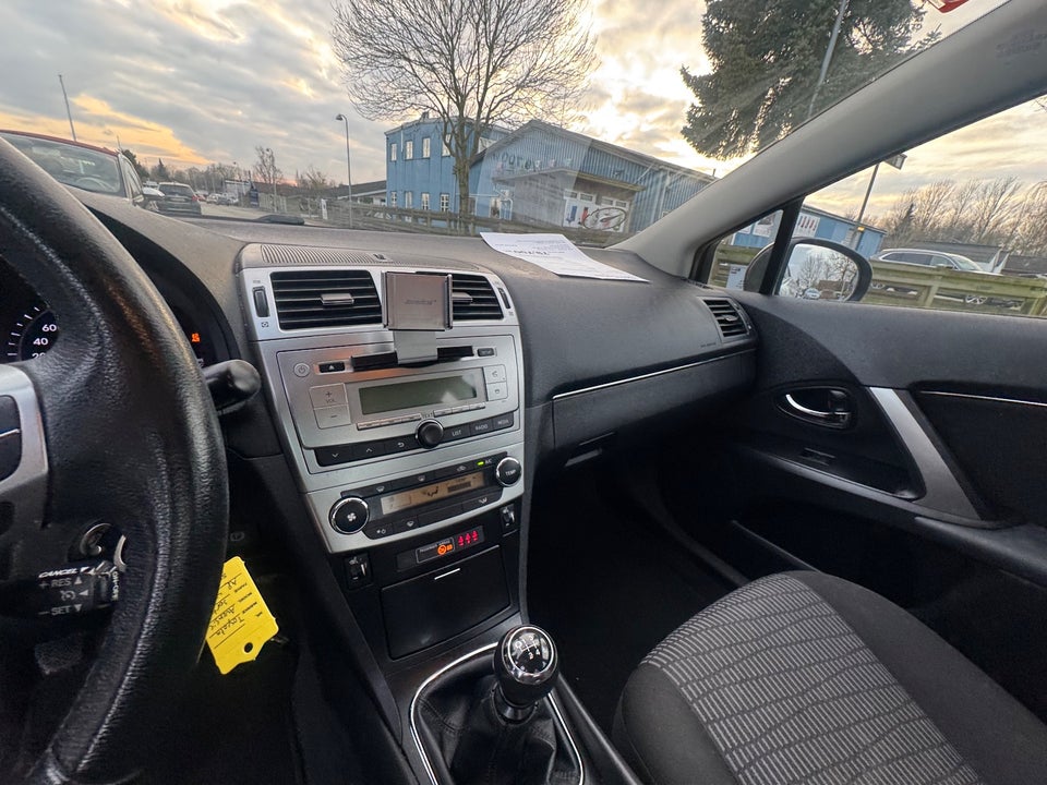 Toyota Avensis 1,6 VVT-i Limited 4d