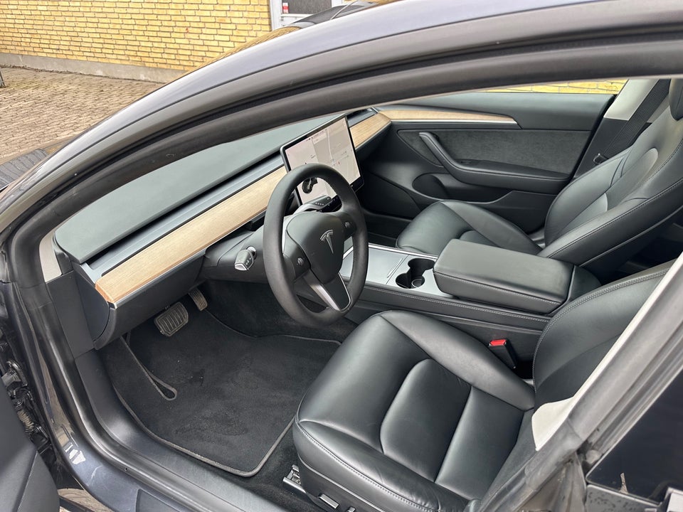 Tesla Model 3 Long Range AWD 4d