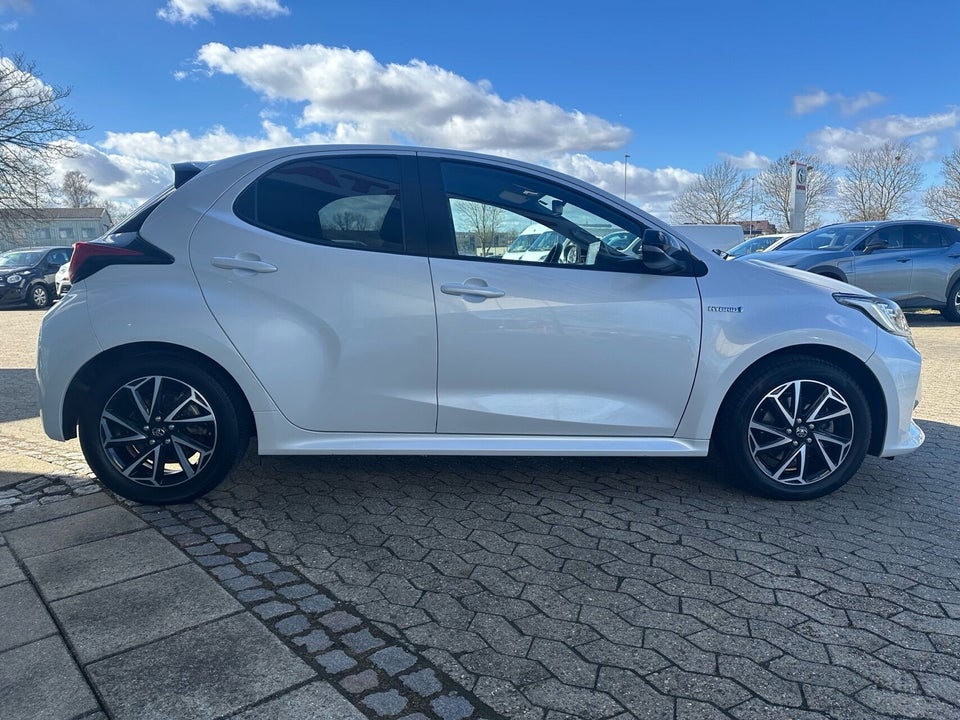 Toyota Yaris 1,5 Hybrid H3 Style e-CVT 5d