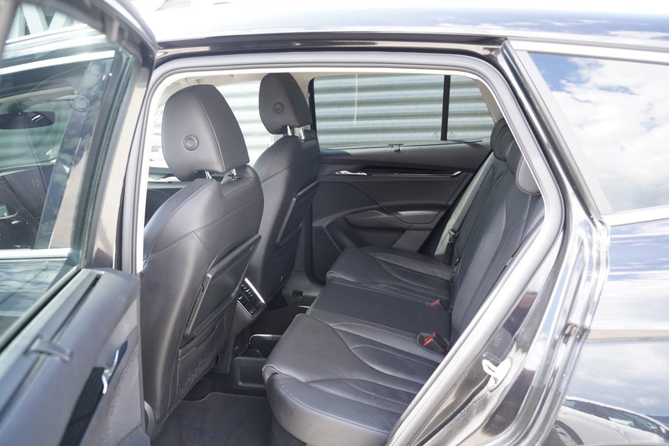 Skoda Enyaq 80x iV ecoSuite 5d