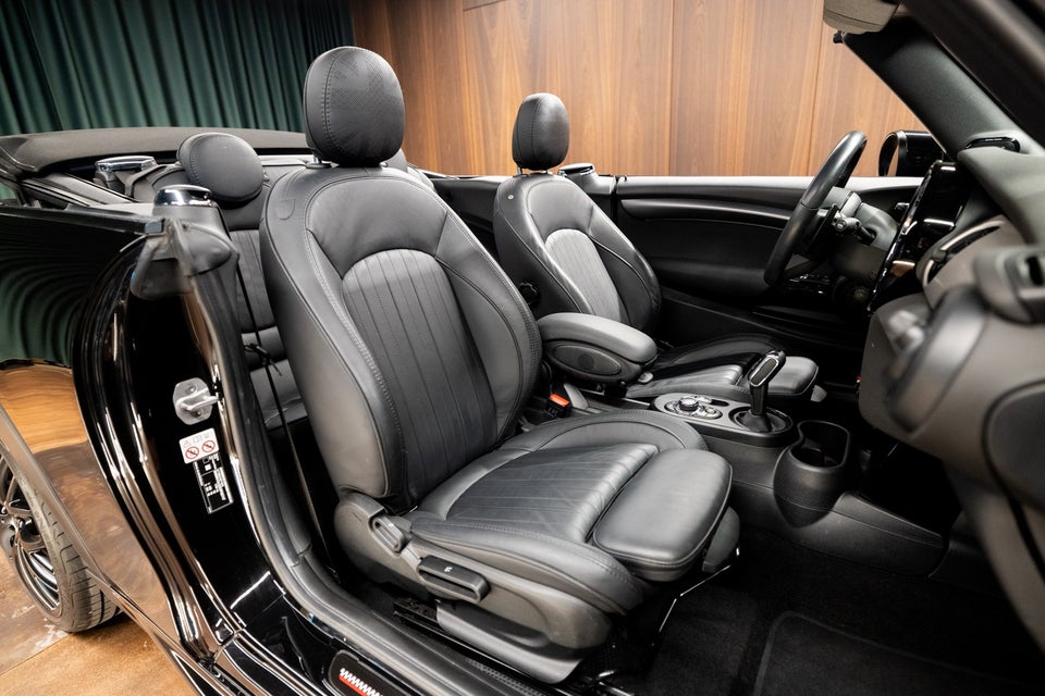 MINI Cooper S 2,0 JC Works Cabriolet aut. 2d