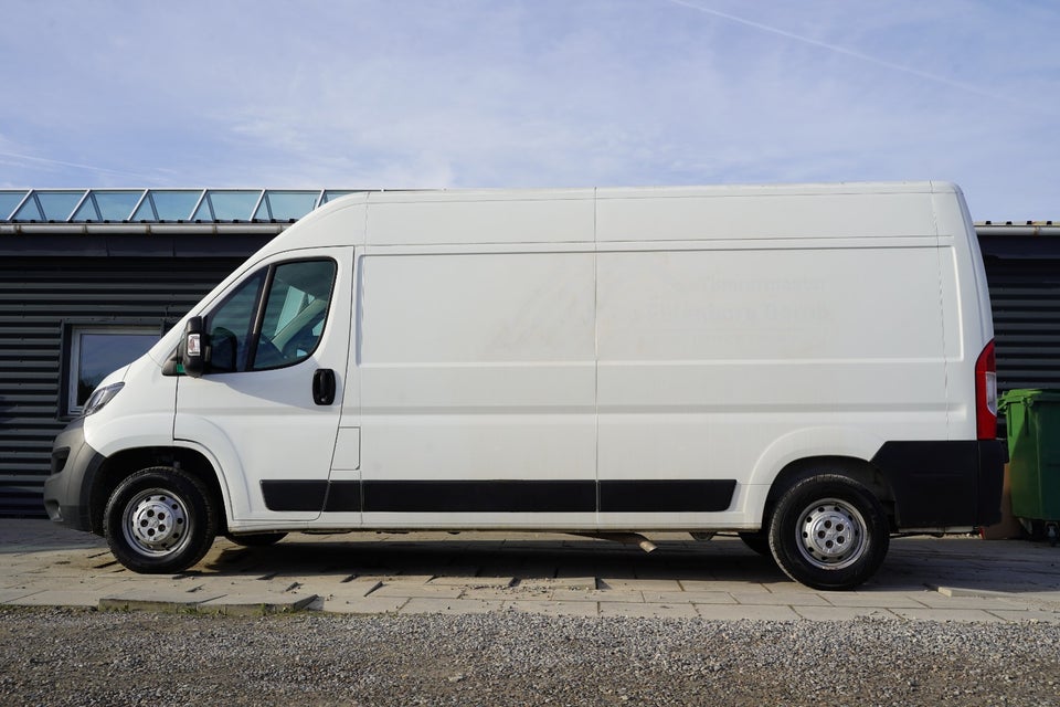 Peugeot Boxer 335 2,2 BlueHDi 140 L3H2 Premium