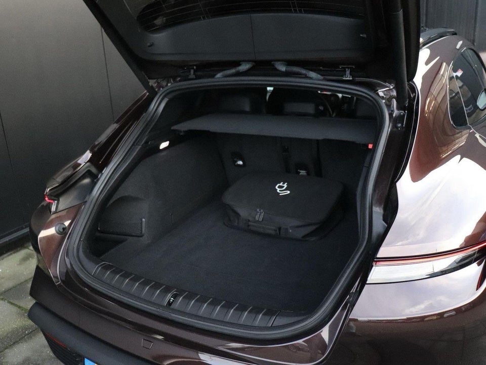 Porsche Taycan Performance+ Sport Turismo 5d