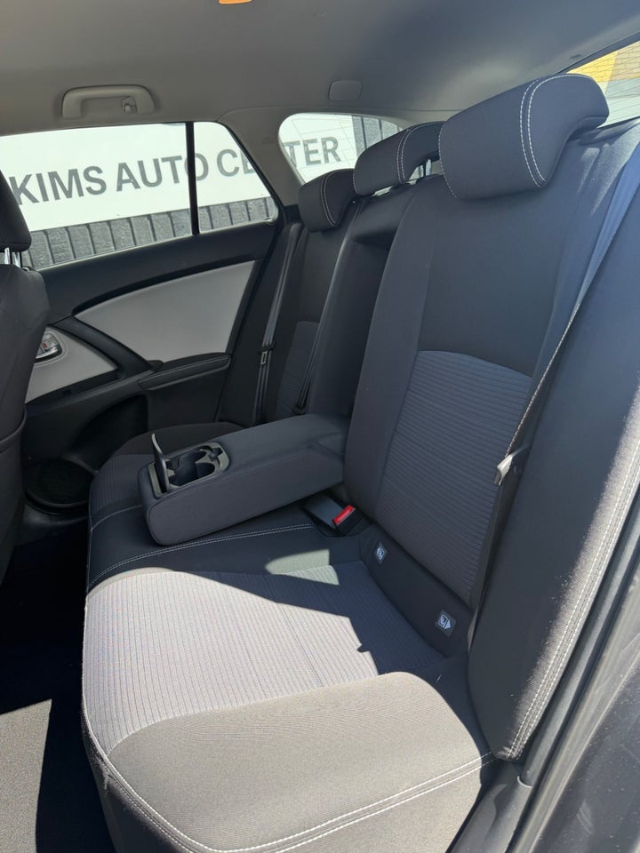 Toyota Avensis 1,8 VVT-i T2 Executive Touring Sports 5d