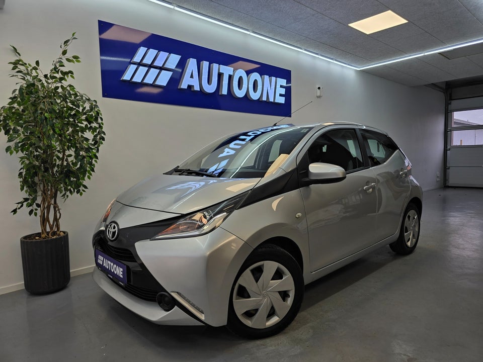 Toyota Aygo 1,0 VVT-i x-change x-shift 5d