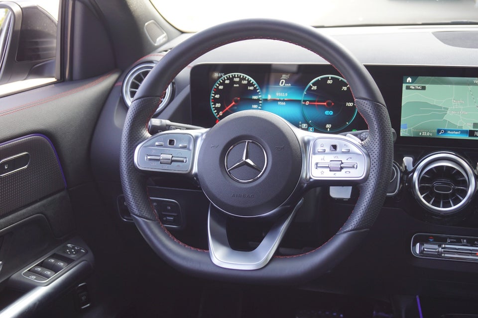 Mercedes EQA300 AMG Line 4Matic 5d