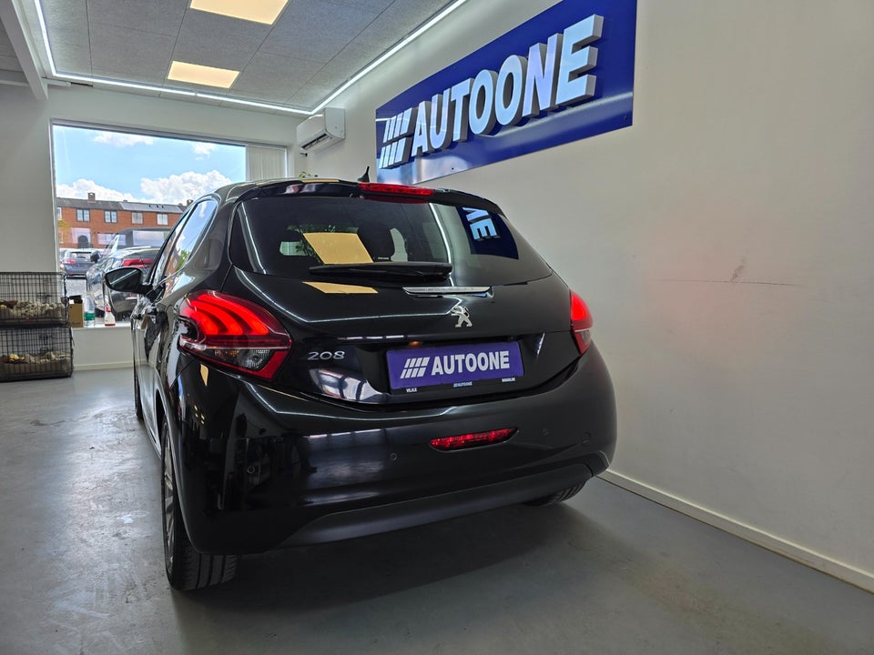 Peugeot 208 1,2 VTi 82 Selection Sky 5d