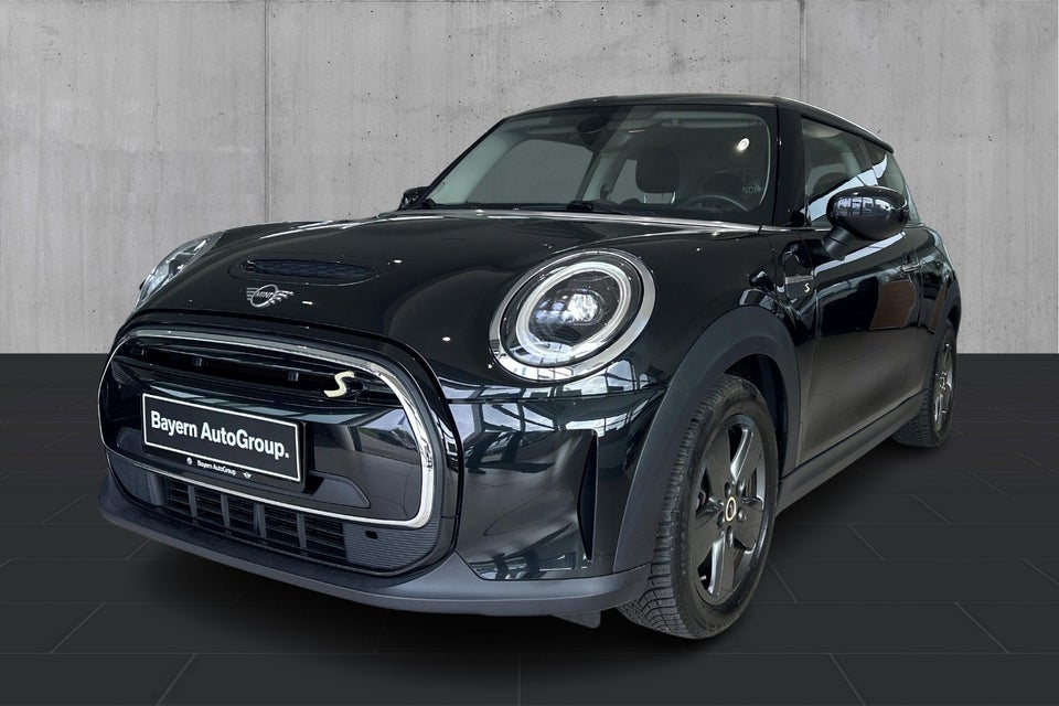MINI Cooper SE Essential 3d
