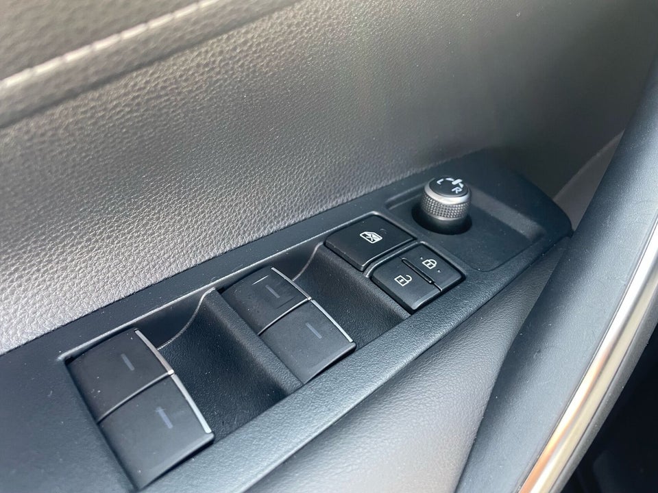 Toyota Corolla 1,8 Hybrid H3 MDS 5d