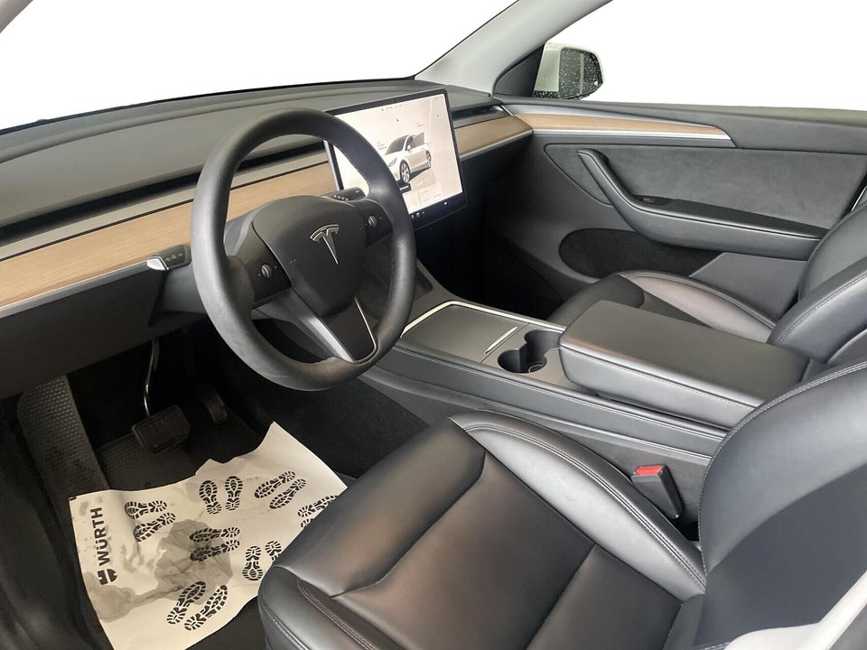 Tesla Model Y Long Range AWD 5d