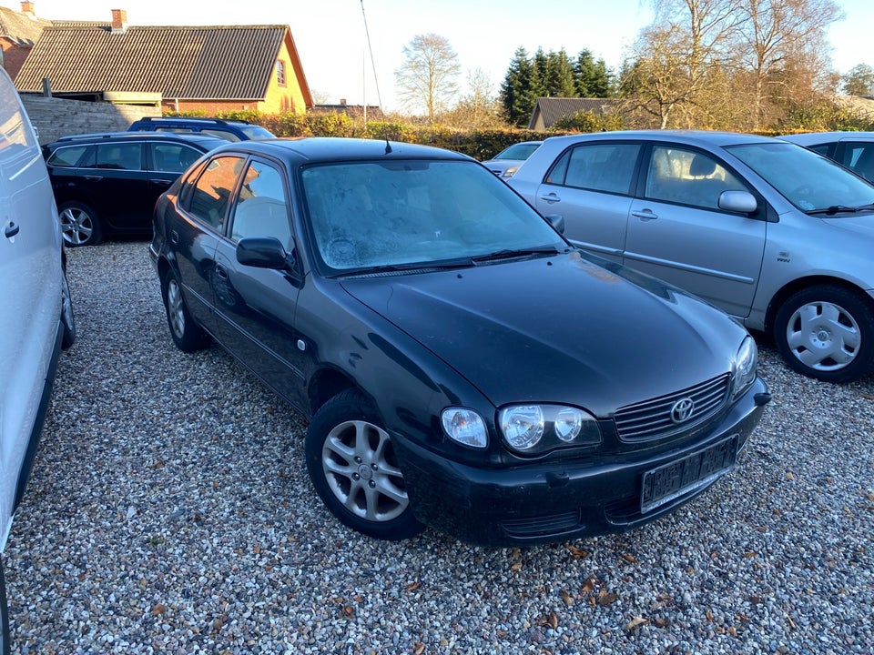 Toyota Corolla 1,4 Terra 5d