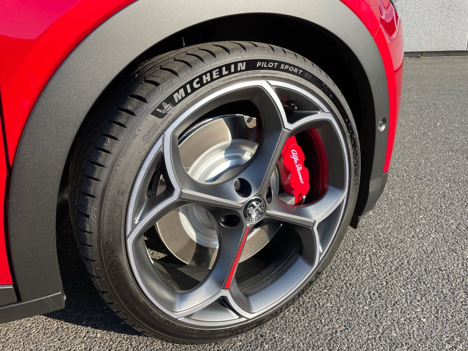 Alfa Romeo Junior Elettrica Veloce 5d