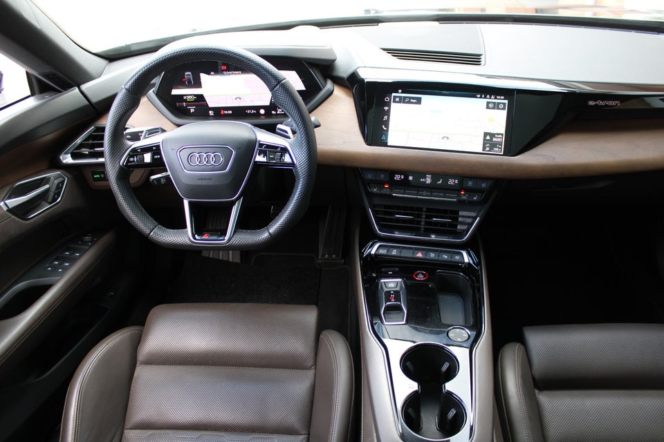 Audi RS e-tron GT quattro 4d