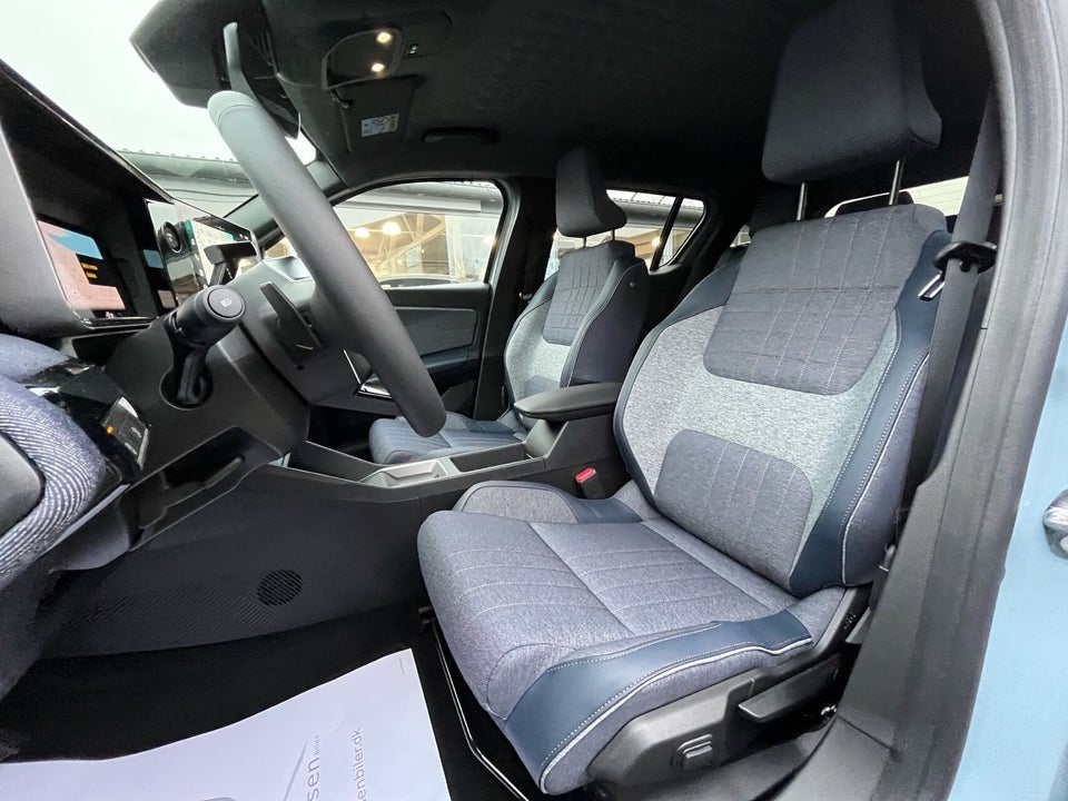 Renault 4 E-Tech 52 Techno 5d