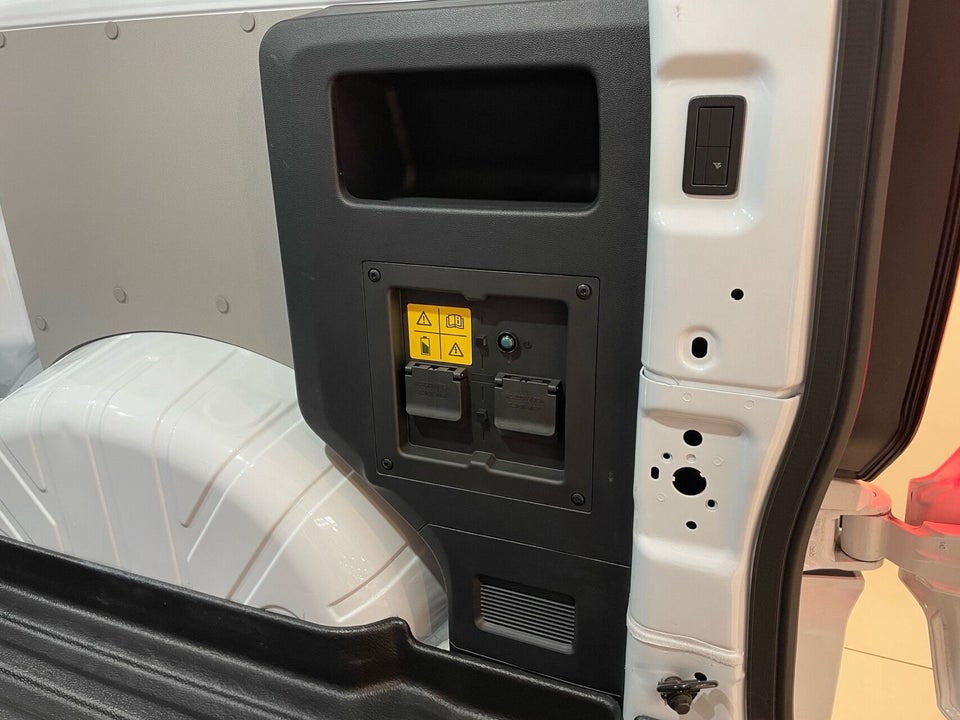 Ford E-Transit Custom 320S 64 Trend