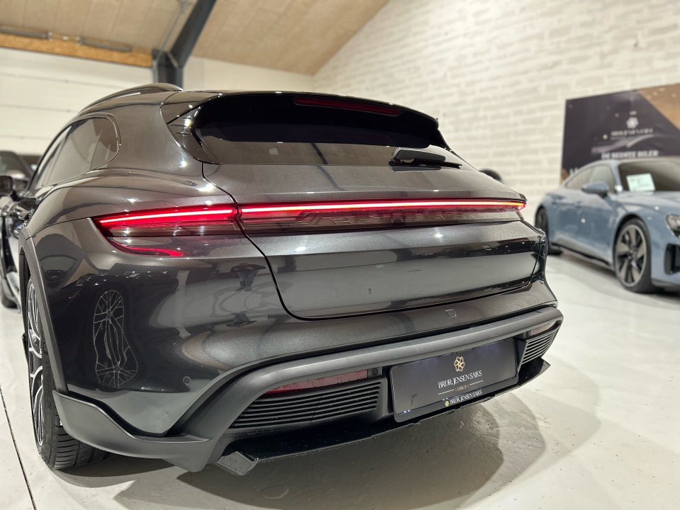 Porsche Taycan 4S Performance+ Cross Turismo 5d