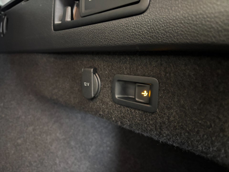 VW Passat 1,5 TSi 150 Elegance+ Variant DSG 5d